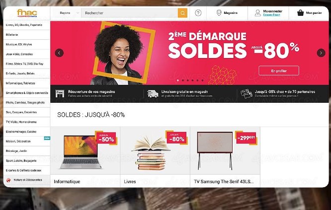 Page d'accueil d'un site de retail en période de soldes, avec une bannière annonçant jusqu'à 80 pour cent de remise et une sélection de produits démarqués